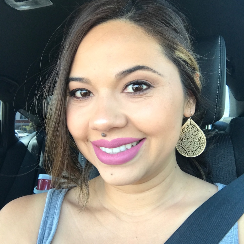 Meet your Posher, Elissa